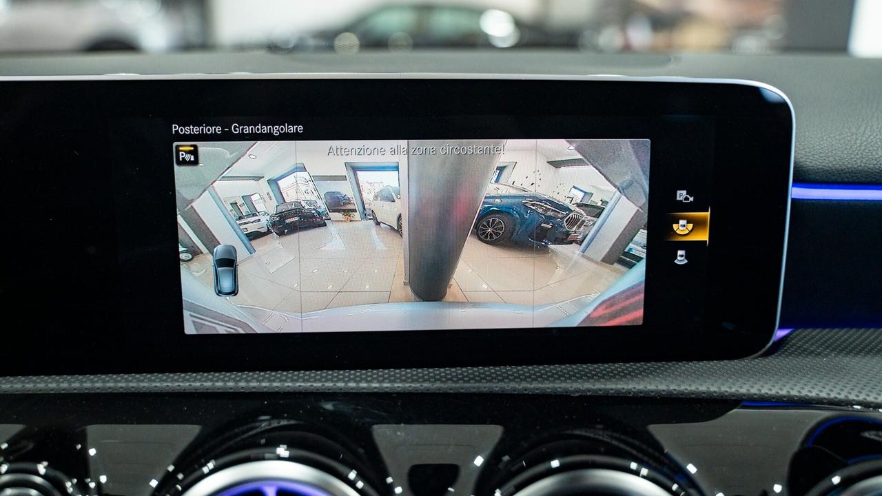 Mercedes-benz A 180 D PREMIUM PLUS AMG TETTO PACK LUCI XENO NAVI PELLE FULL OPTIONAL