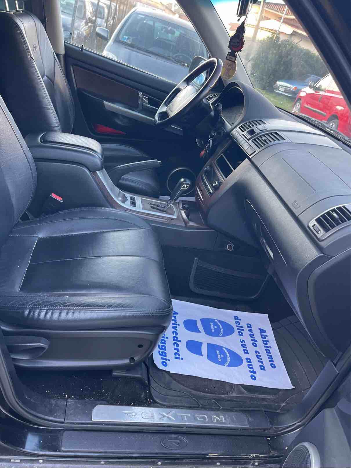 SSANGYONG REXTON - DELUXE - AUTOMATICA