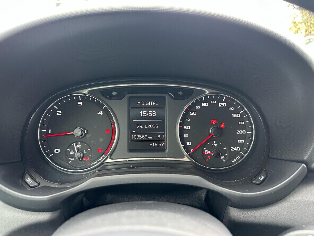 Audi A1 1.6 TDI 90CV S-LINE