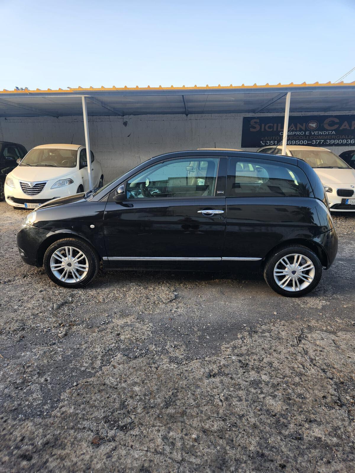 Lancia Ypsilon 1.2 69 CV PLATINUM