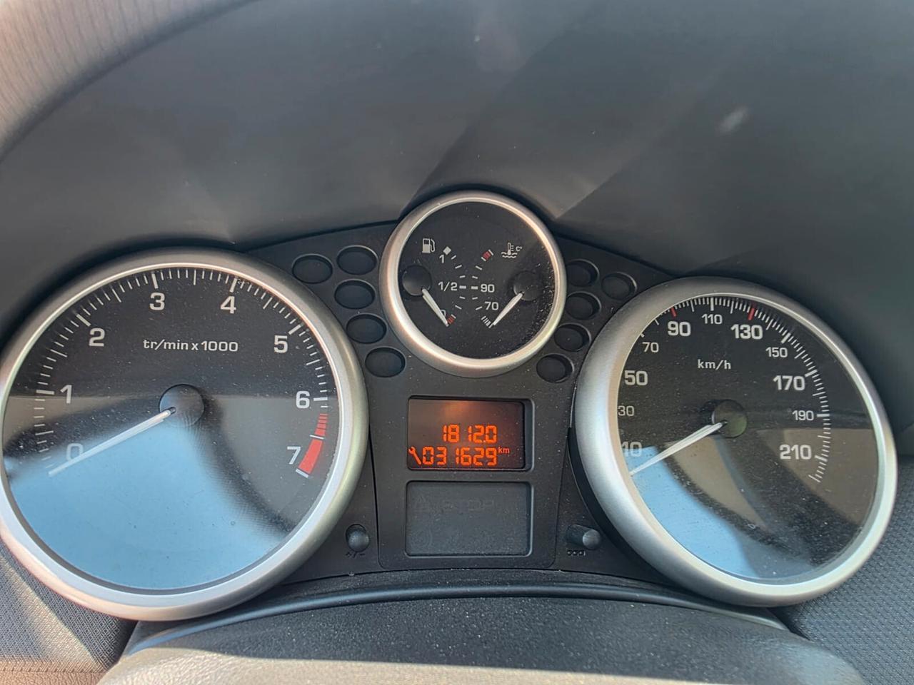 Peugeot 207 1.4 8V 75CV 3p. ONE Line