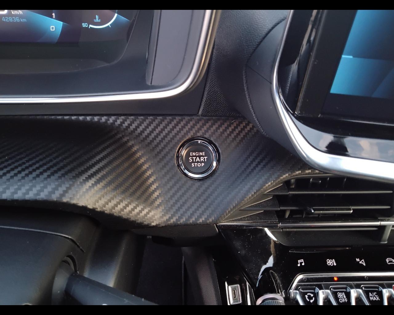 PEUGEOT 2008 II 2020 - 2008 1.2 puretech GT Pack s&s 130cv eat8