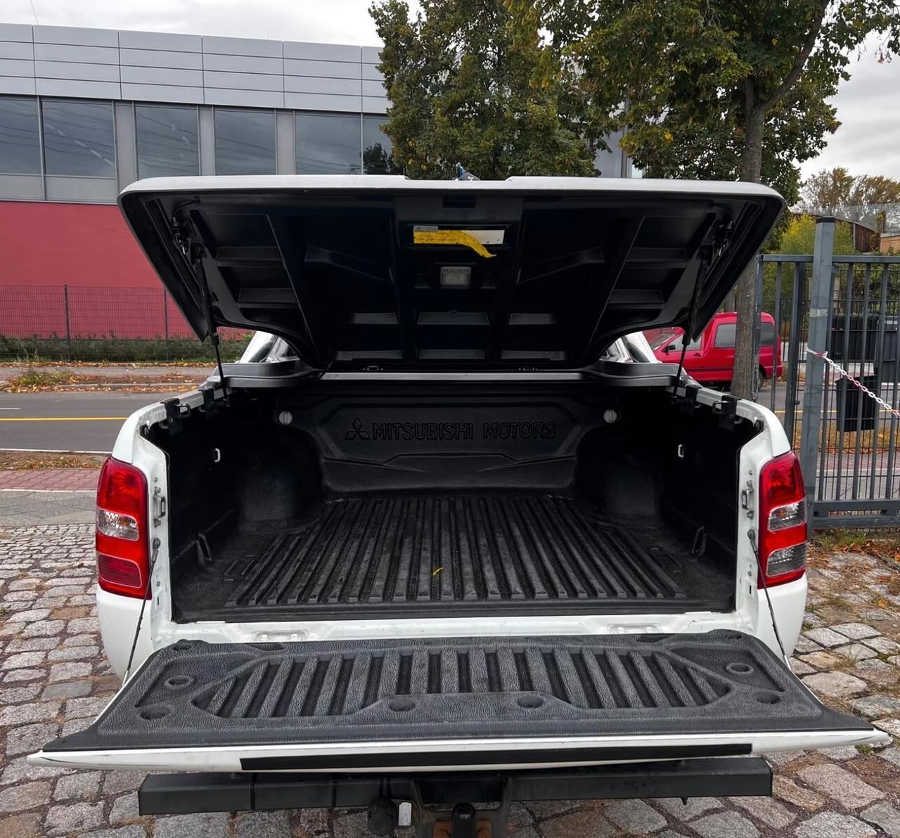 Mitsubishi L200 doppia cabina GANCIO+CERCHI
