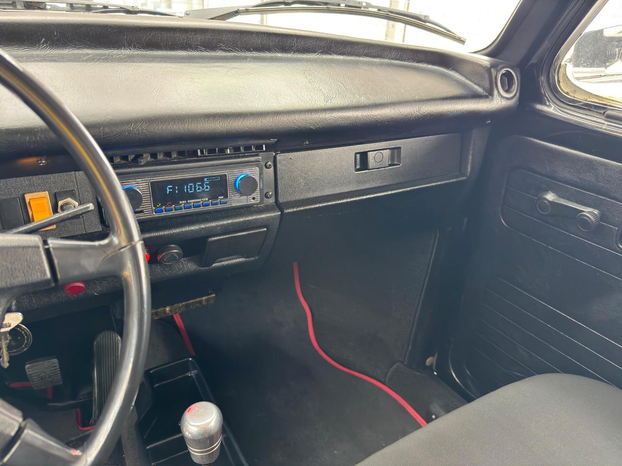 VOLKSWAGEN MAGGIOLINO DEL 75