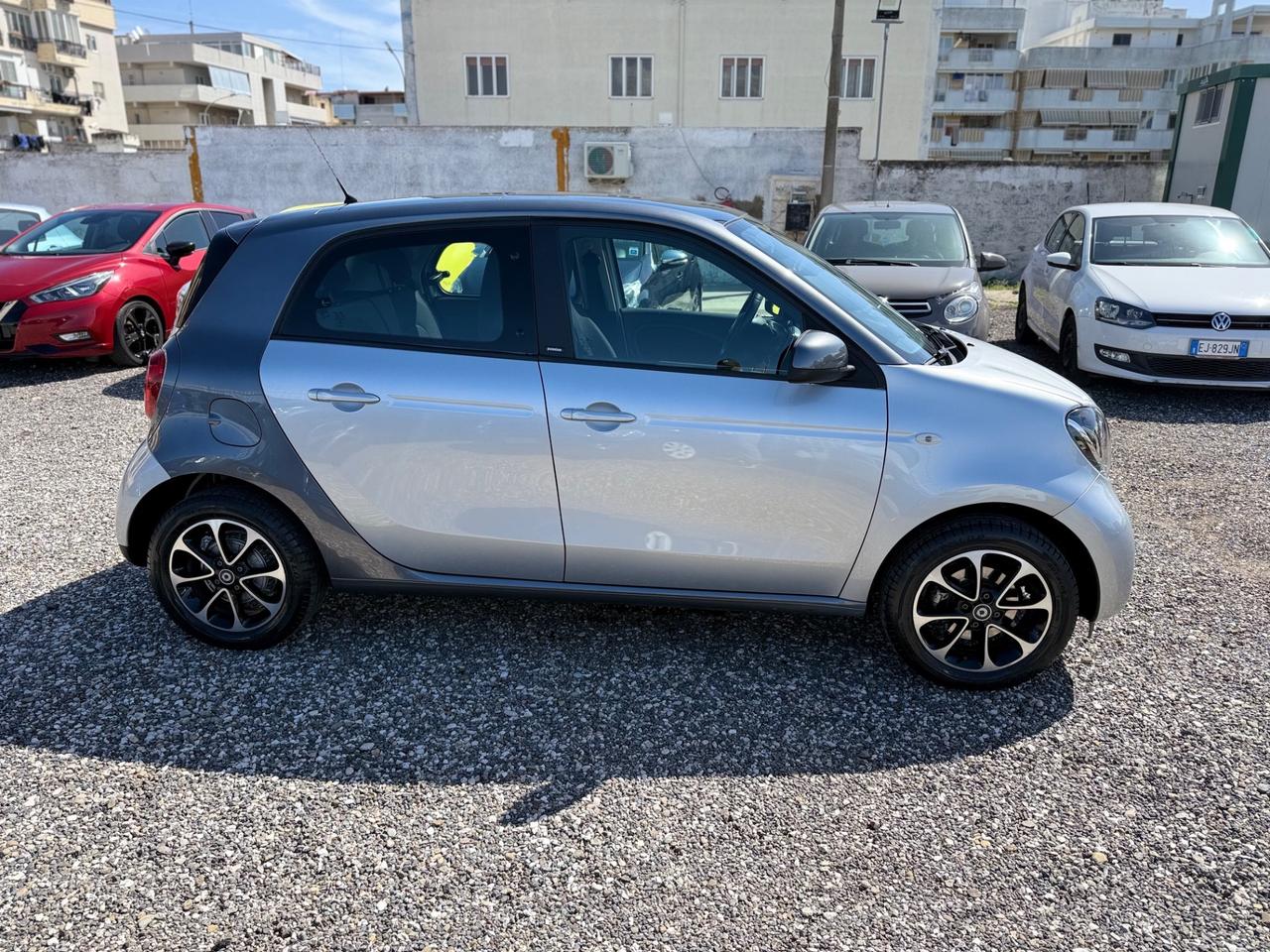 Smart ForFour 70 1.0 twinamic Safetown Silver
