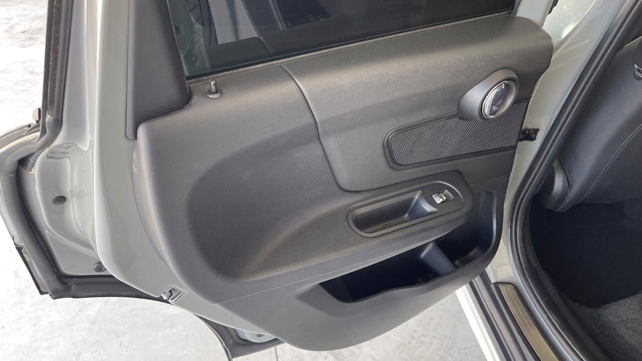 Mini Cooper Countryman 1.5 One D Essential