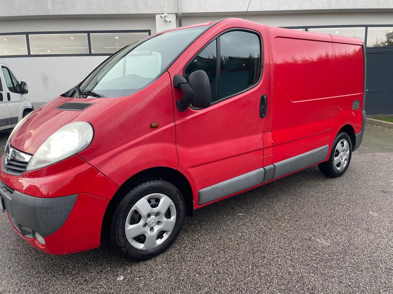 Opel Vivaro 2.0 CDTI 120CV anno 2013 pronto uso