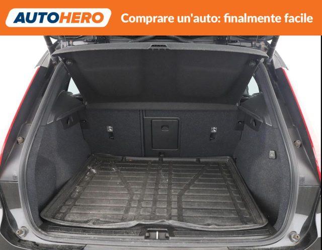 VOLVO XC40 T3 Momentum Pro