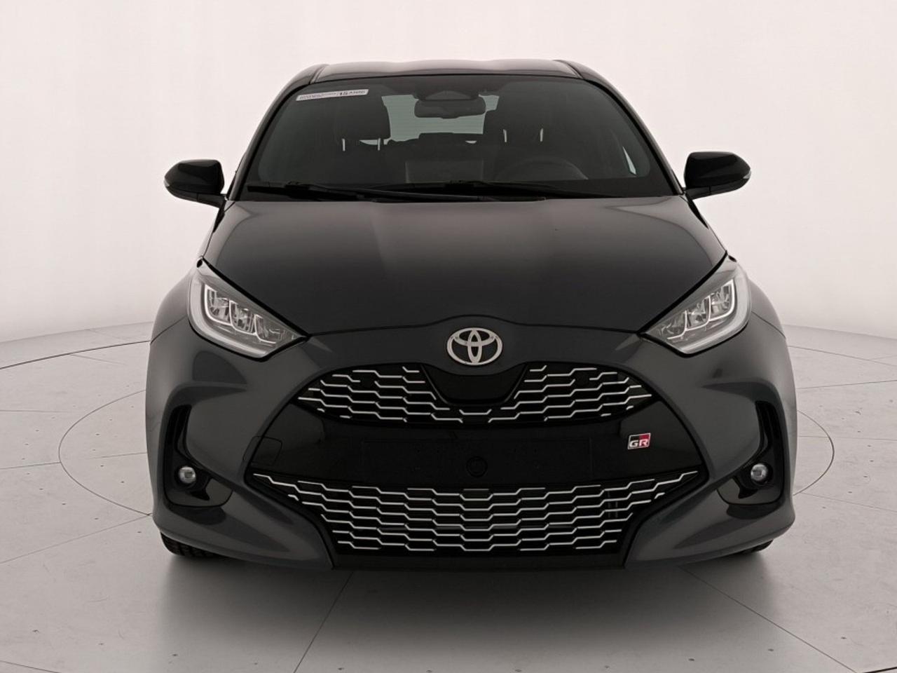 Toyota Yaris 1.5h 130 gr sport