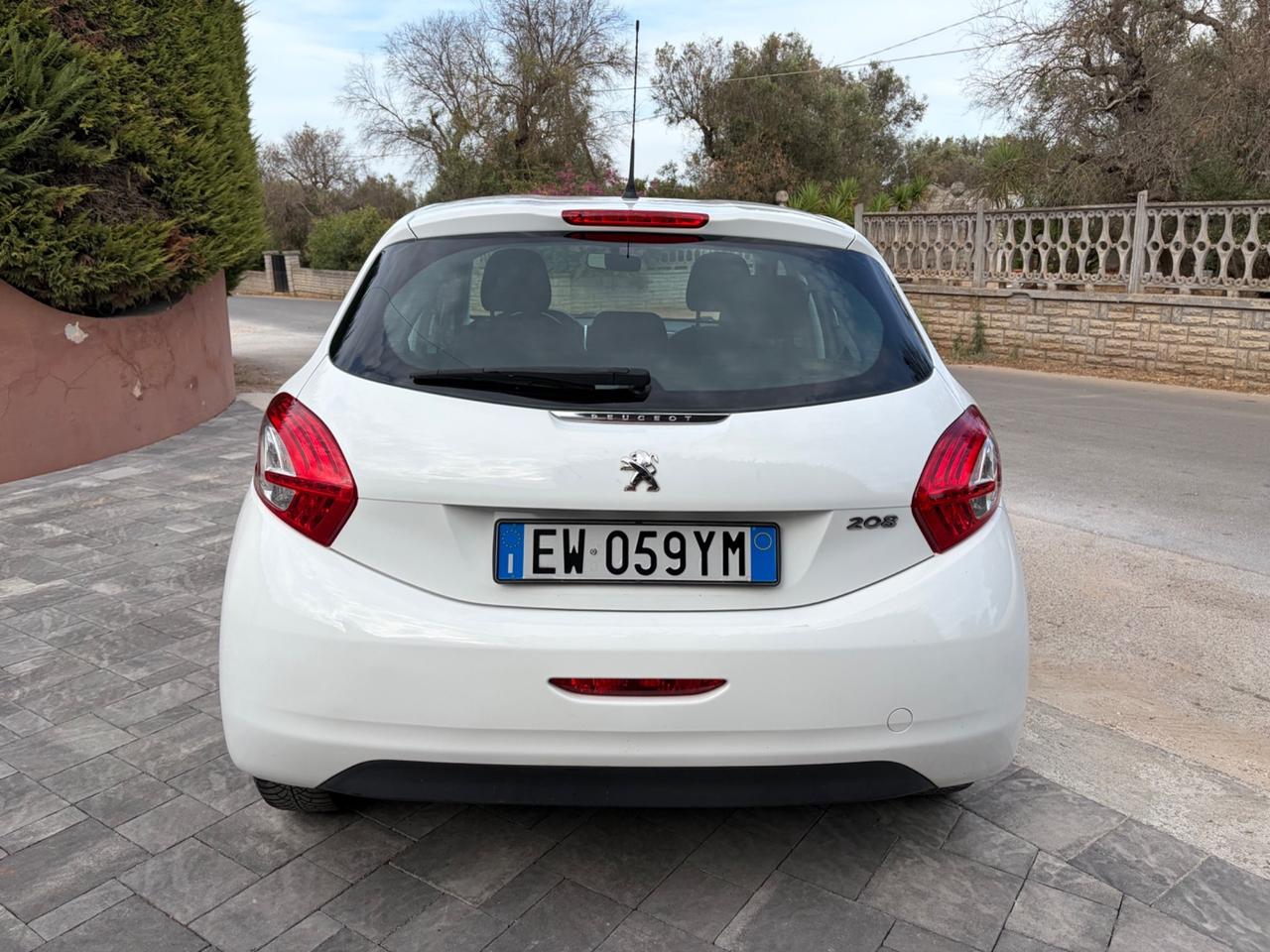 Peugeot 208 1.2 benzina 2014