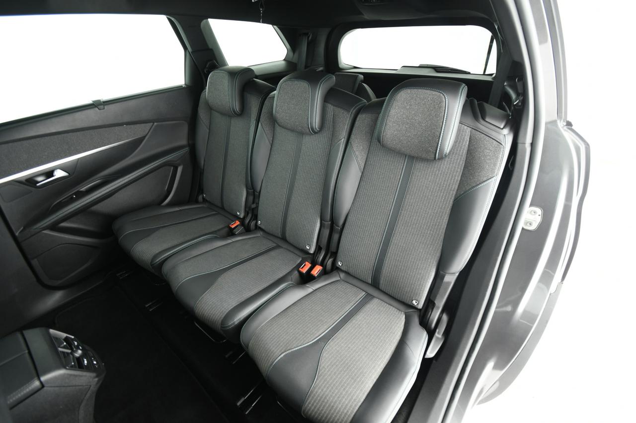 PEUGEOT 5008 1.5 bluehdi Allure Pack s&s 130cv eat8 7p.ti. CAMERA+APP CONNECT