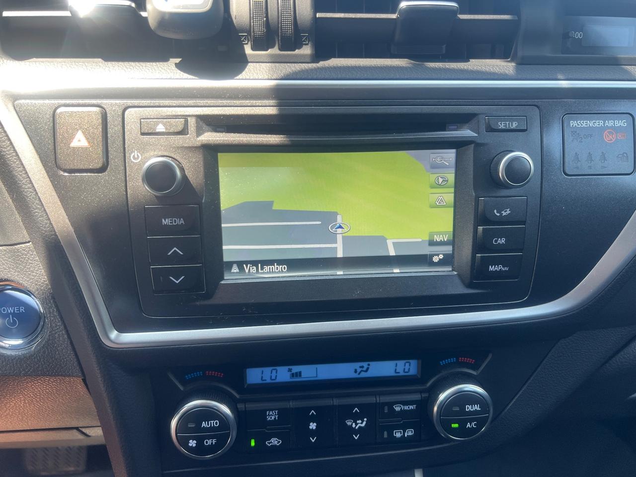 Toyota Auris 1.8 Hybrid Lounge