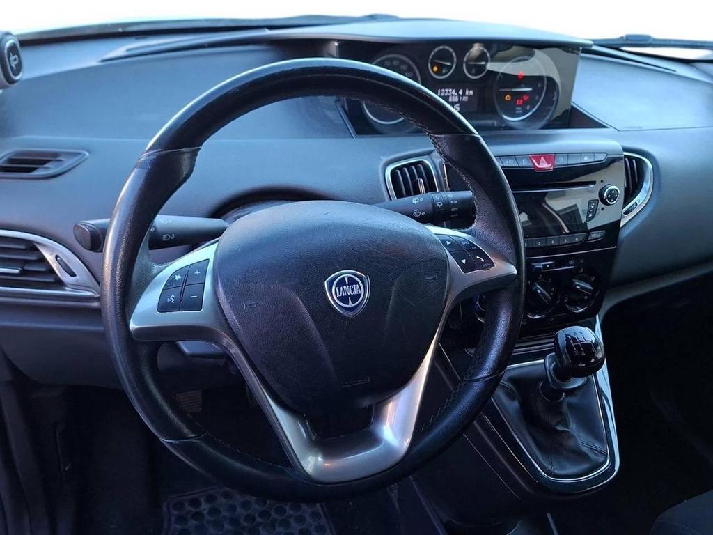 Lancia Ypsilon 5 Porte 1.2 Silver