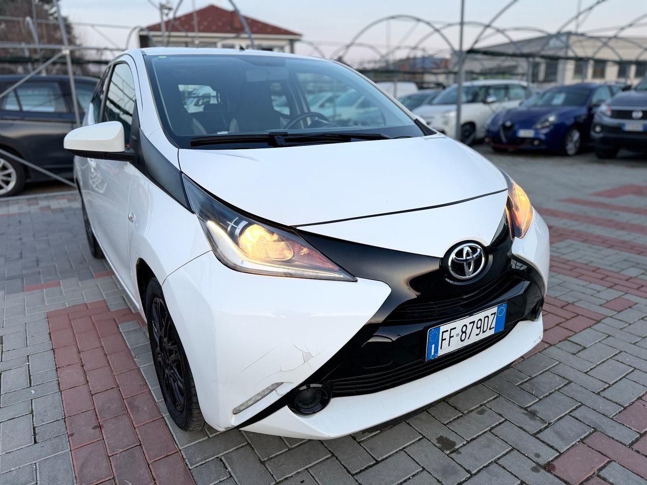 Toyota Aygo 1.0 VVT-i 69 CV 5 porte x-play