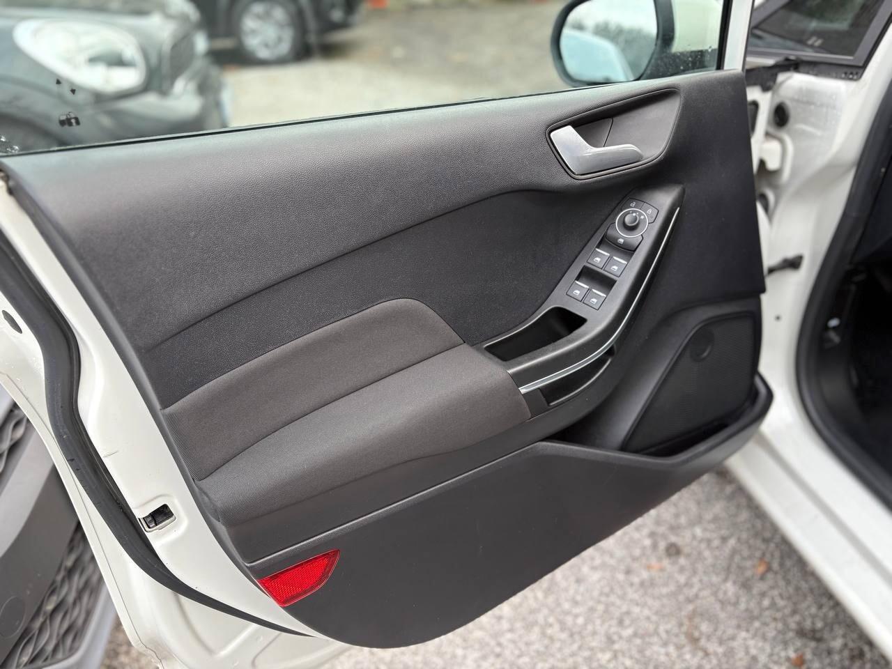 Ford Fiesta 1.0 Ecoboost Hybrid 125 CV 5 porte ST-Line