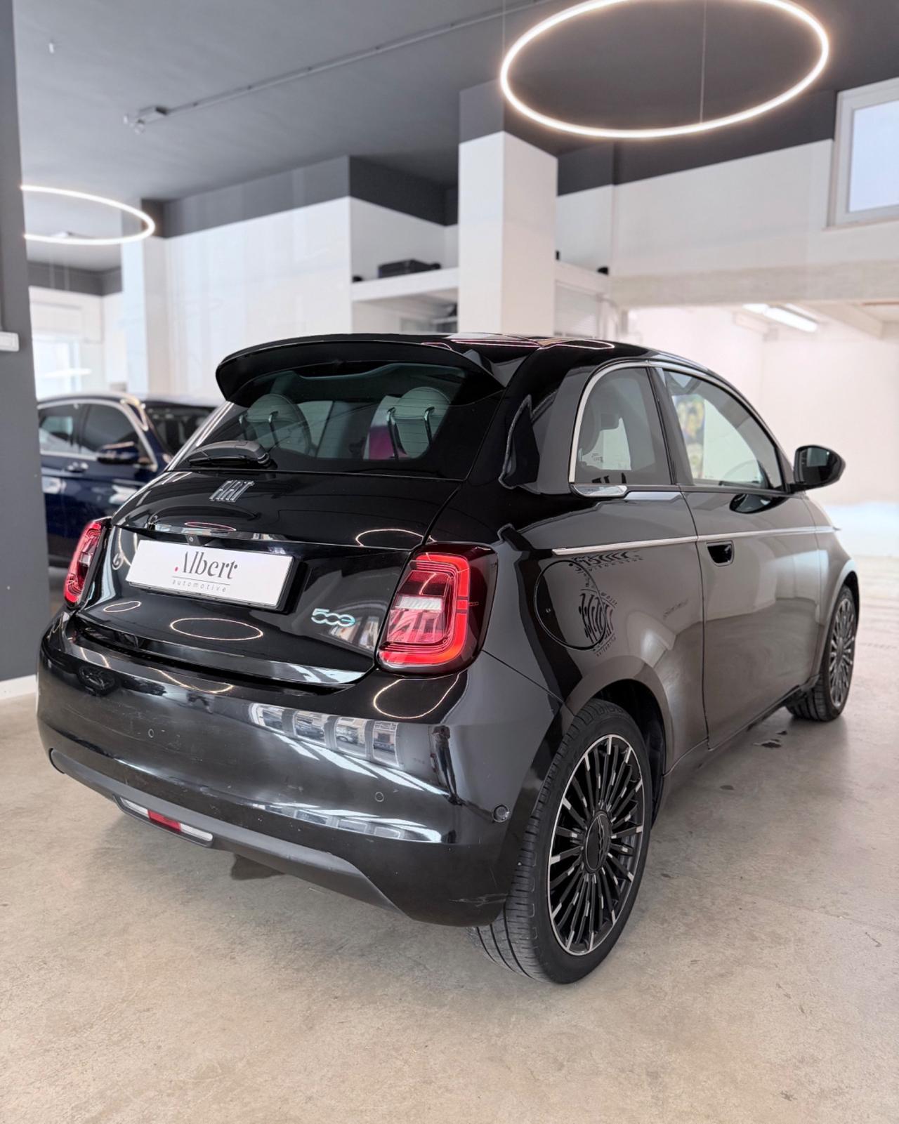 Fiat 500 500e Berlina 42 kWh La Prima