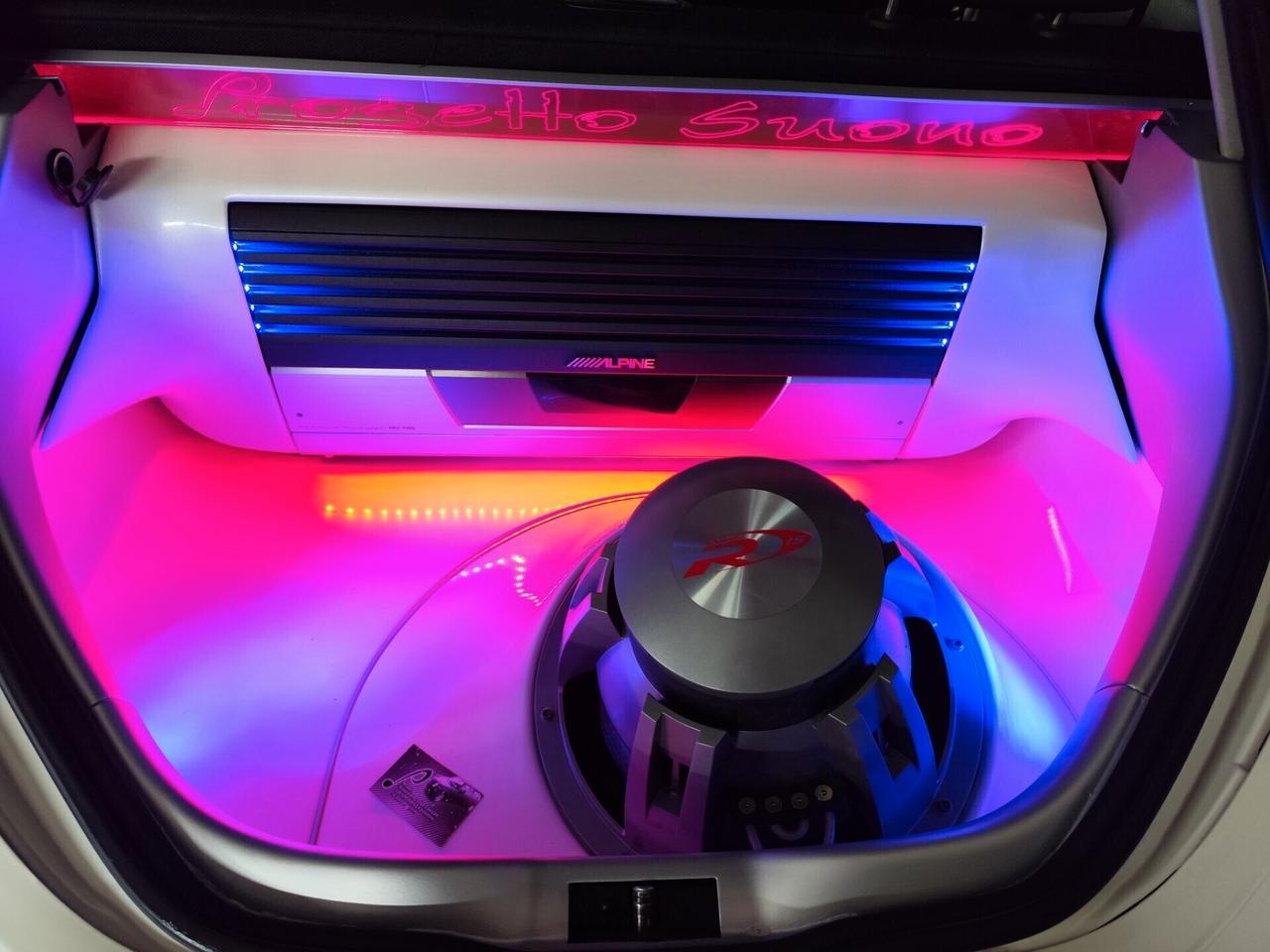 Volkswagen New Beetle AUTO DEMO SOUND QUALITY BRAND ALPINE WRAPPATA