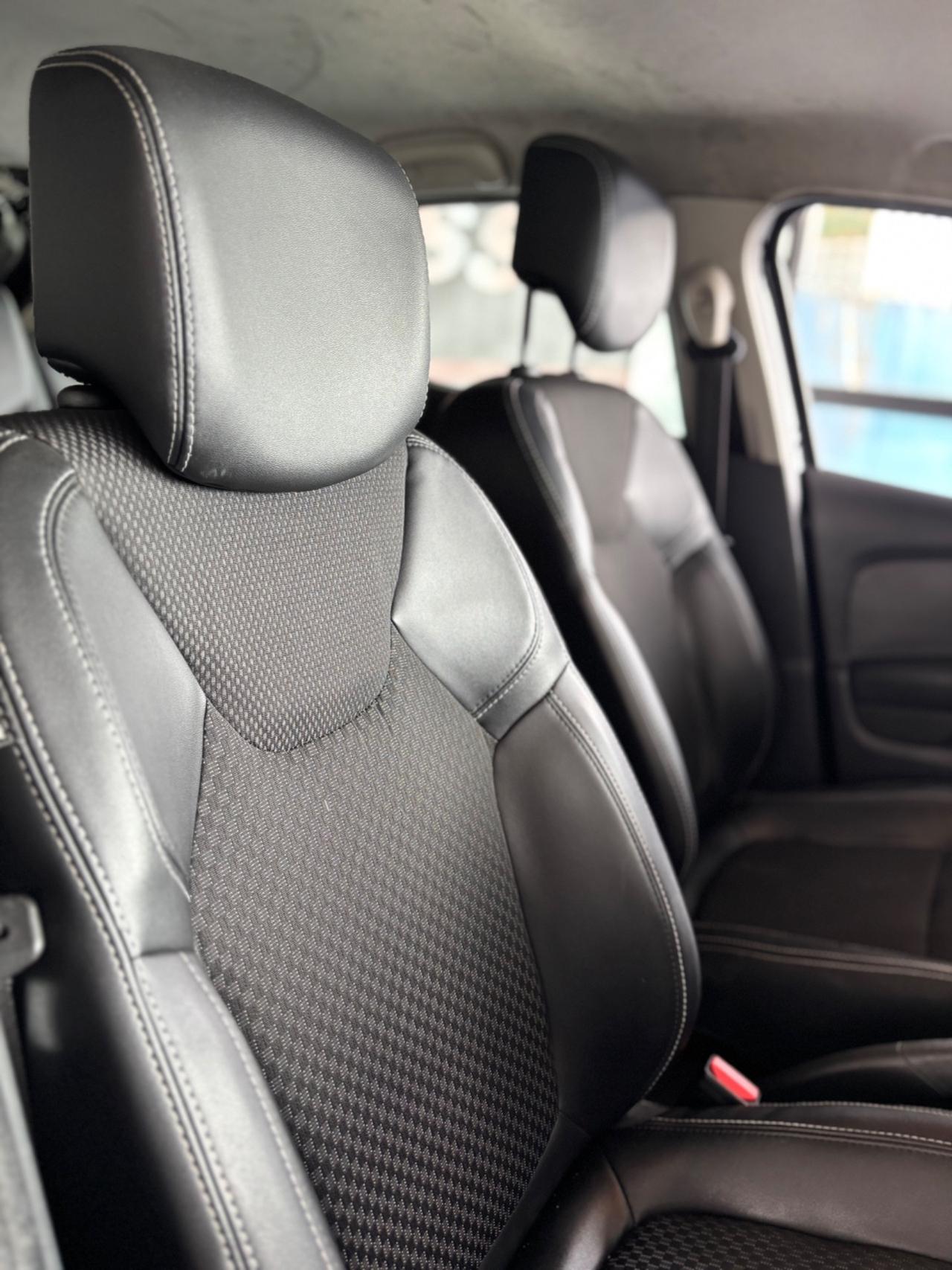 Renault Clio TCe 12V 90 CV 5 porte Moschino Intens