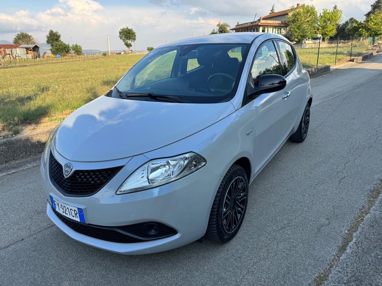 Lancia Ypsilon 1.2 69 CV 5 porte S&S Gold