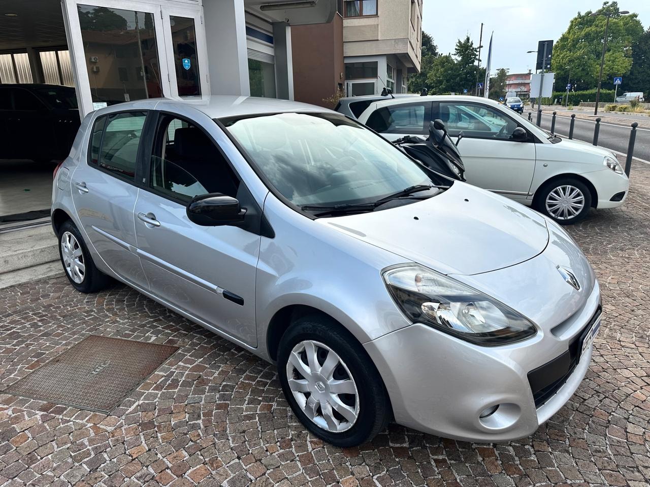 Renault Clio 1.2Bz 75Cv 5P Dynamique -Neopatentati