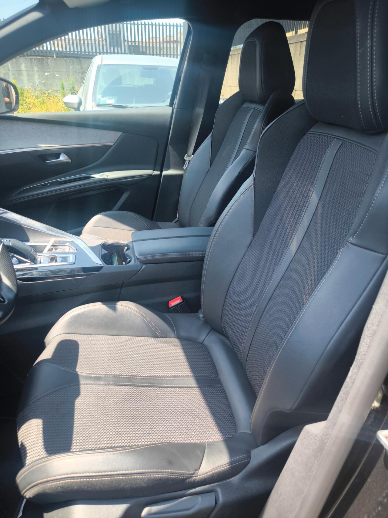 Peugeot 3008 PureTech Turbo 130 S&S GT pacchetto luci