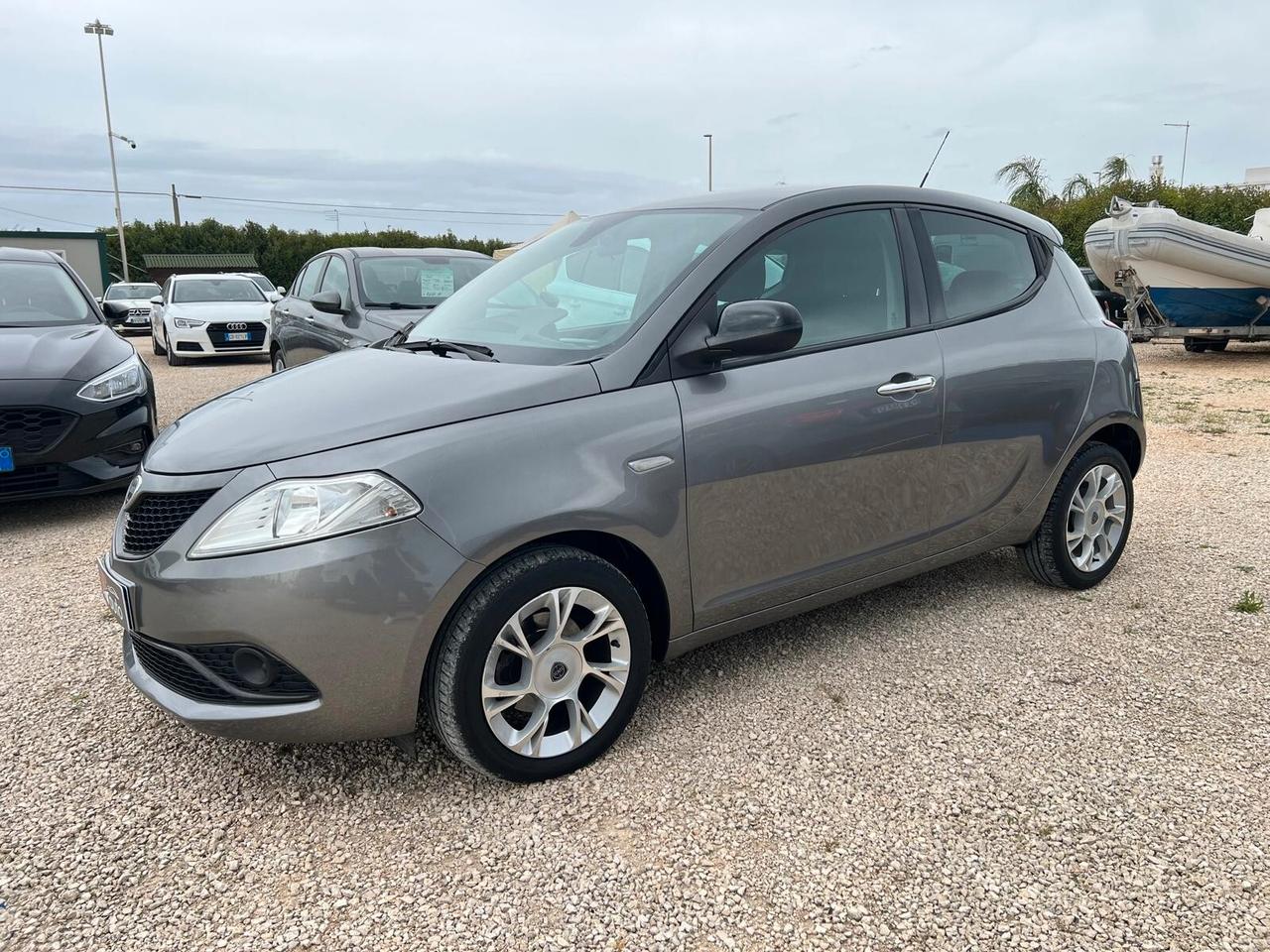 Lancia Ypsilon 1.2 69 CV 5 porte Gold my19