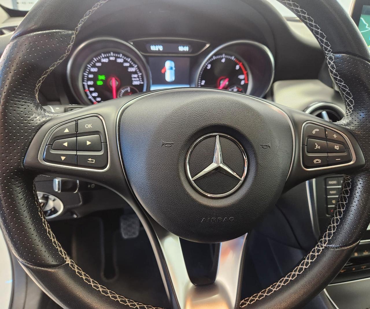 Mercedes-benz GLA 180 d Premium