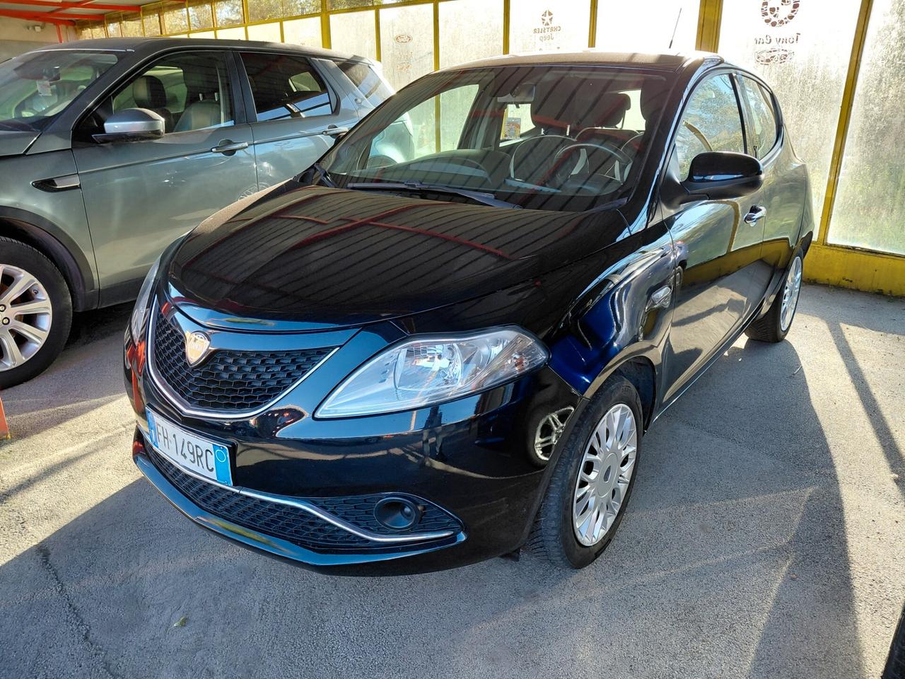 Lancia Ypsilon 1.2 69 CV 5 porte GPL Ecochic Silver