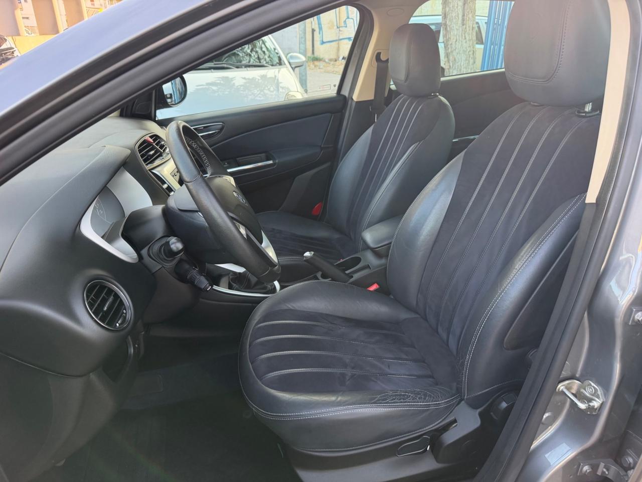 Lancia Delta 1.6 MJT 120 cv 2012 90.000 km
