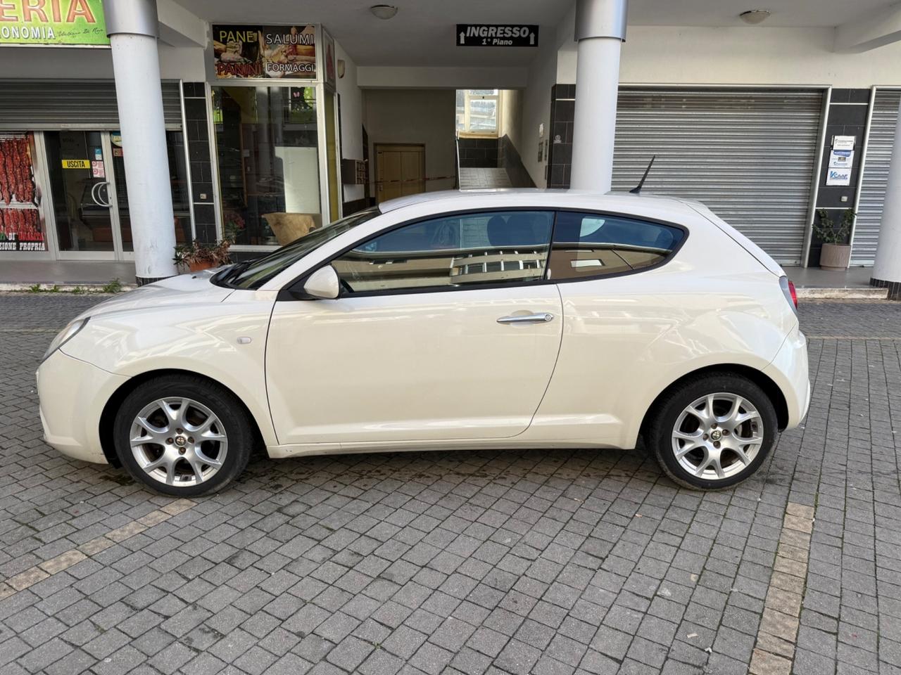 Alfa Romeo MiTo Distinctive Sport Pack