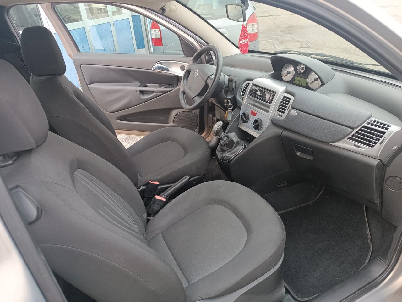 Lancia Ypsilon 1.2 69 CV Platinum