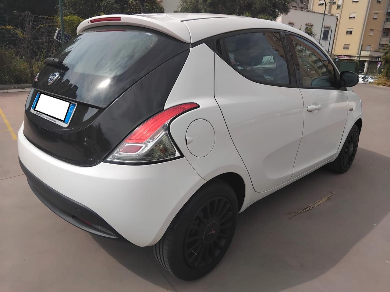 LANCIA YPSLON 1.3 MULTIJET 95CV 12 MESI GARANZIA
