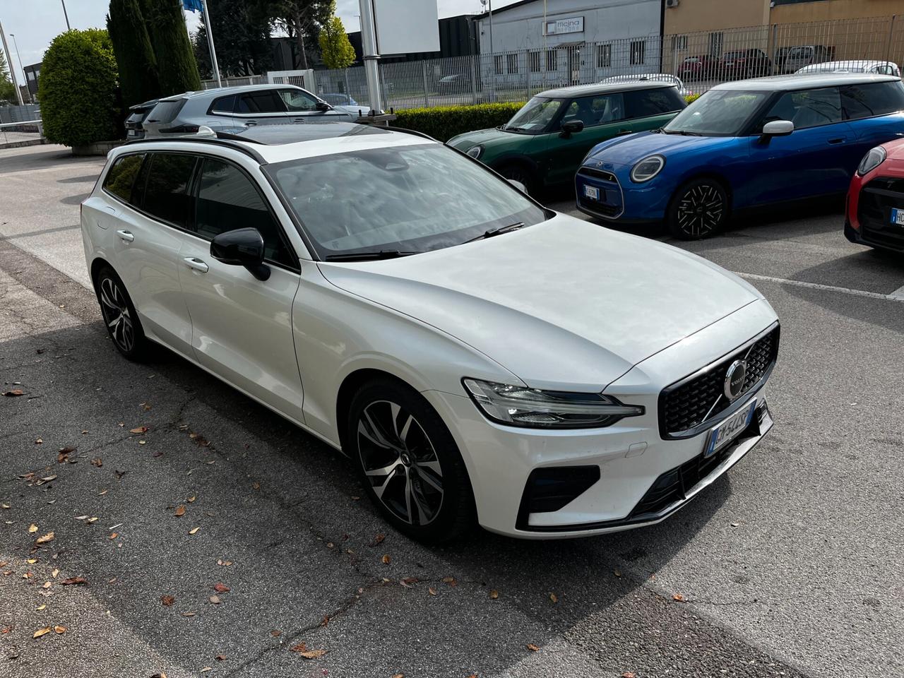 Volvo V60 B4 (d) automatico Plus Dark