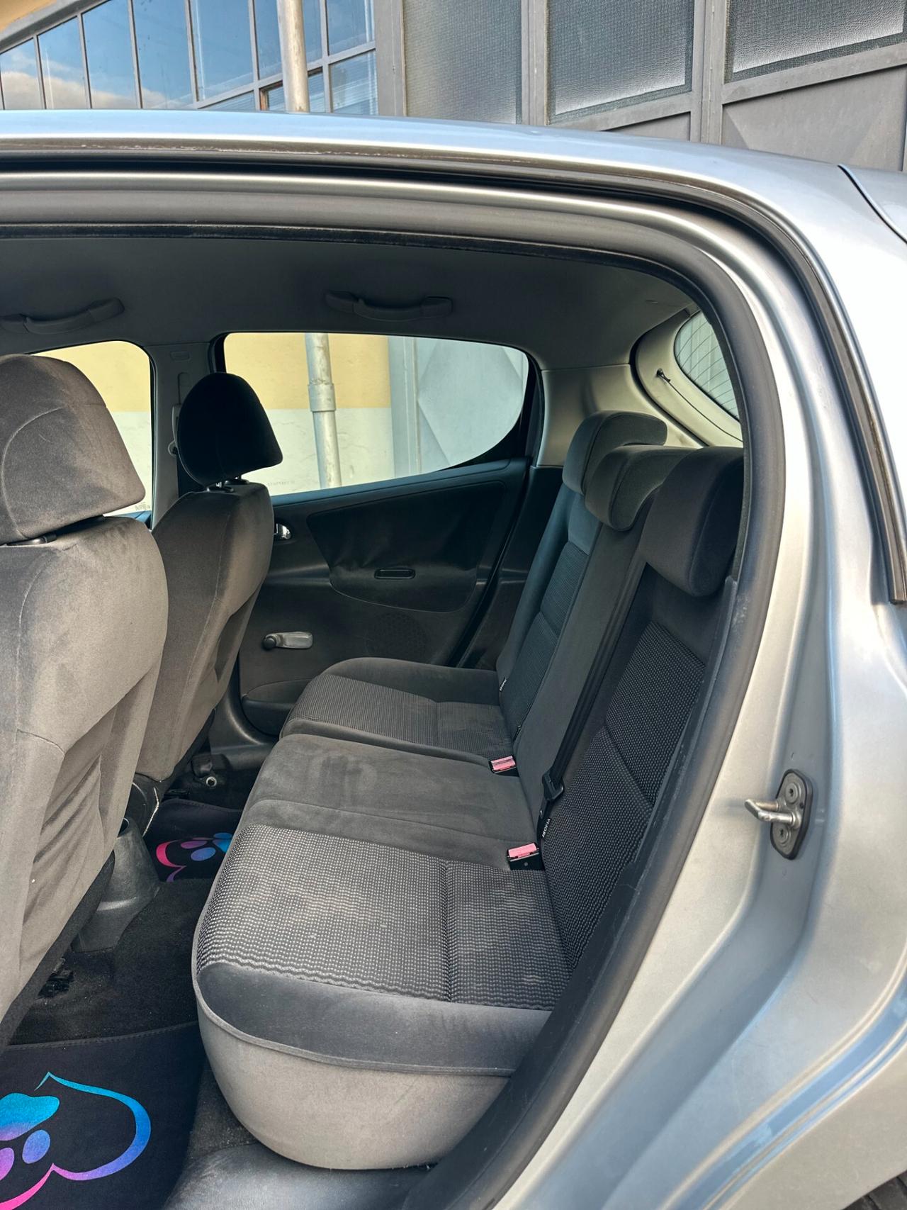Peugeot 207 1.4 BENZINA