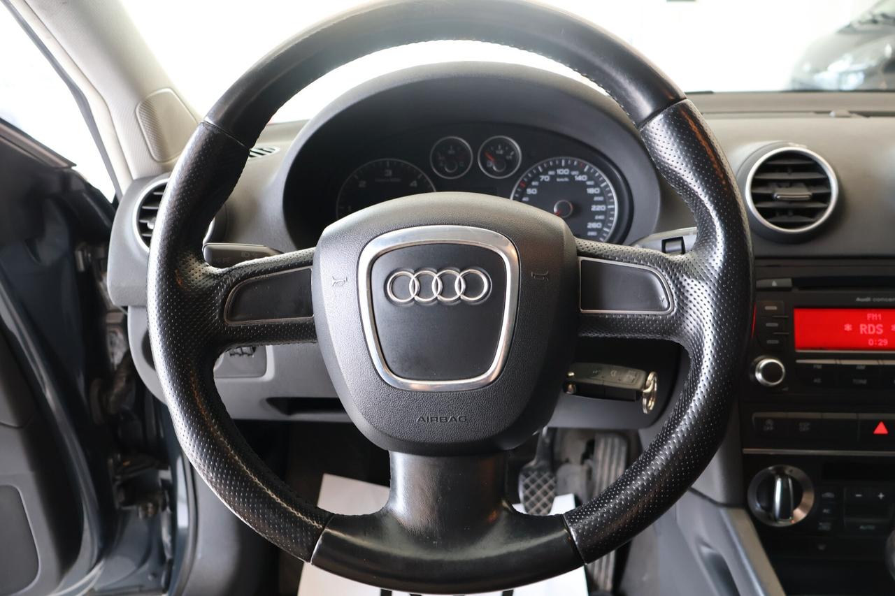 Audi A3 Sportback 1.6 TDI 105cv Attraction ok neop