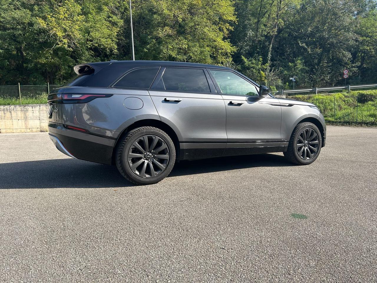 Land Rover Range Rover Velar R-Dynamic S D 240