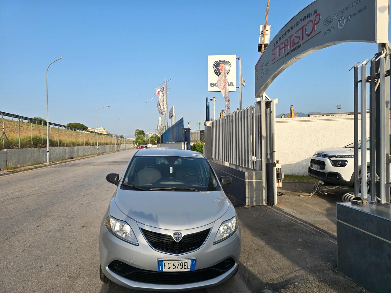 Lancia Ypsilon 0.9 TwinAir 85 CV 5 porte Metano Ecochic Platinum
