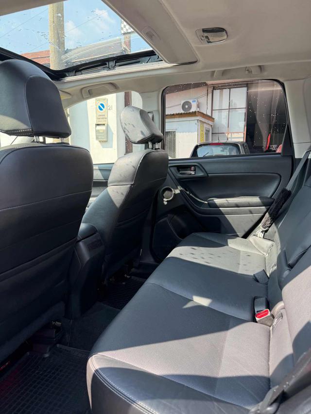 SUBARU Forester 2.0i Lineartronic XT Navi