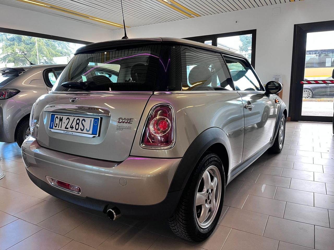 Mini 1.6 16V One (72kW)