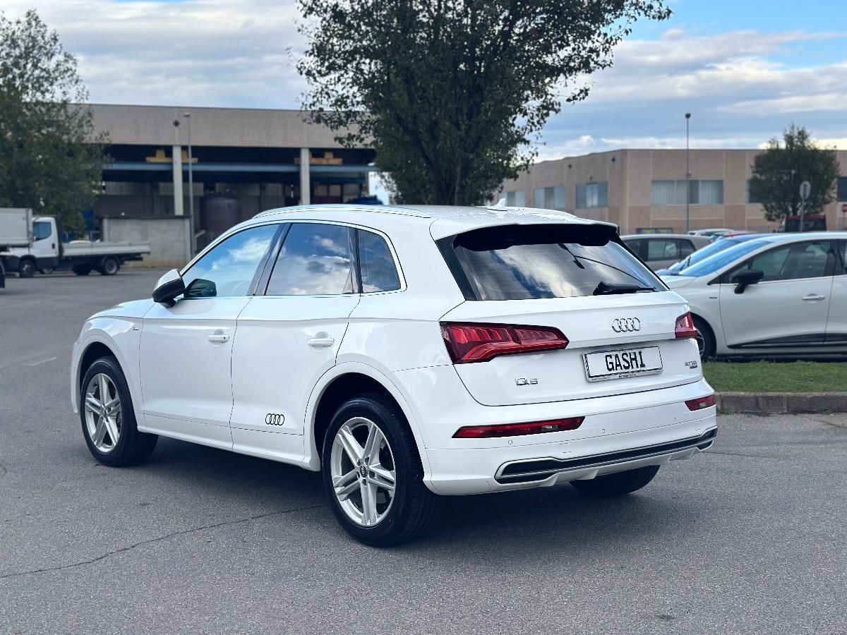 AUDI - Q5 - 40 TDI quattro S line plus