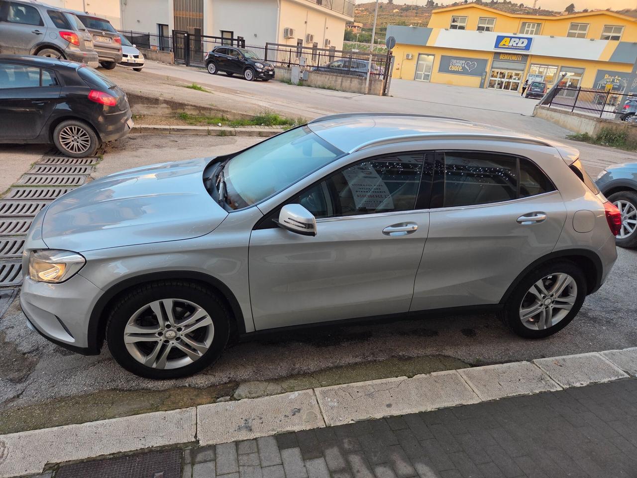 MERCEDES GLA 2.2 136 CV SOLI 100000 KM CERTIFICATI