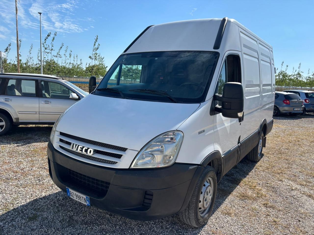 Iveco Daily 35C12 2.3 Hpi PL-RG Cabinato