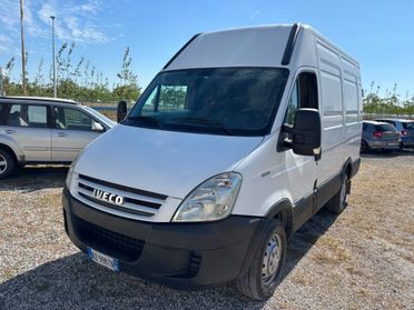 Iveco Daily 35C12 2.3 Hpi PL-RG Cabinato