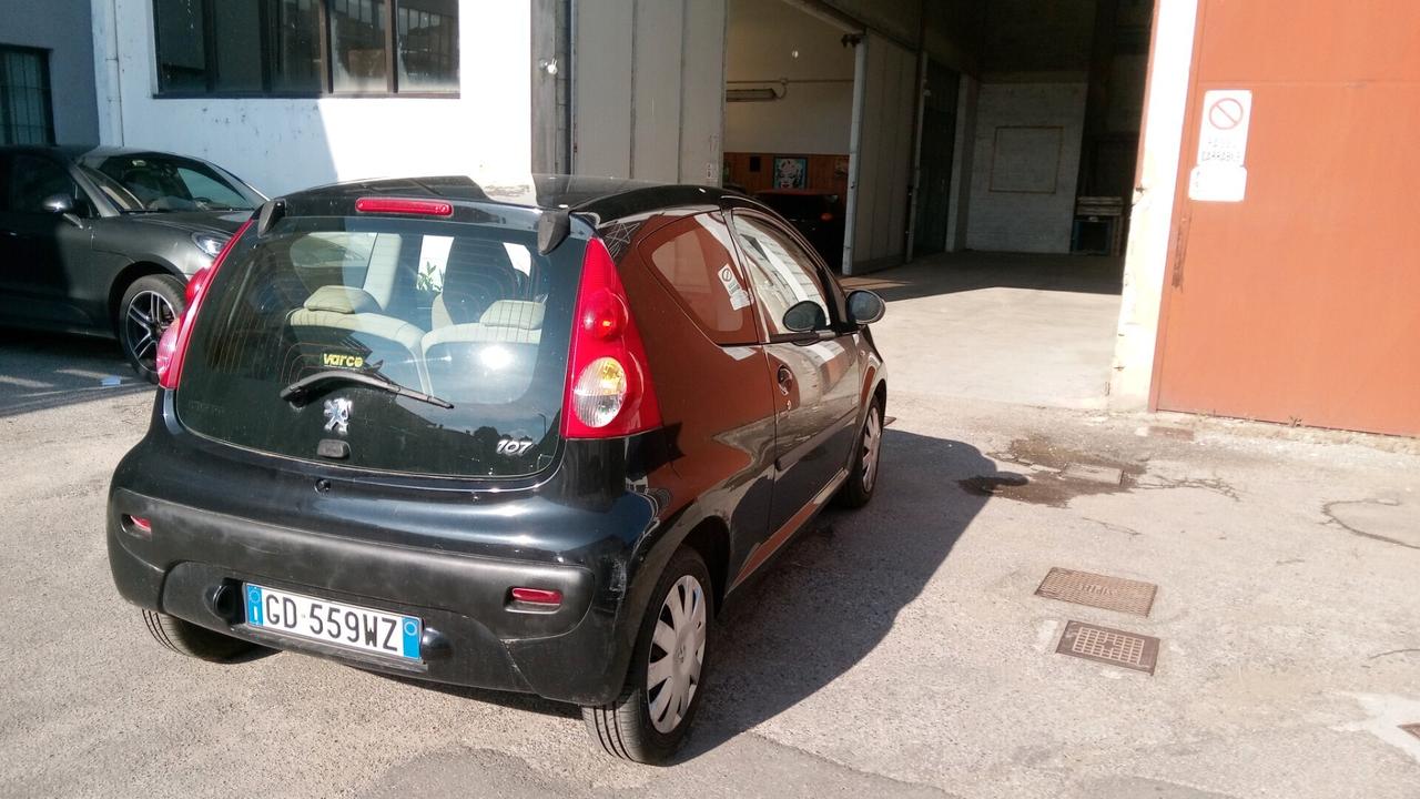 Peugeot 107 1.0 68CV 3p. Sweet Years