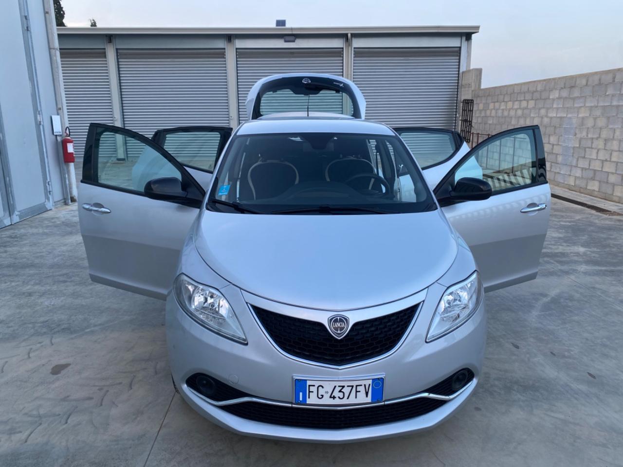 Lancia Ypsilon 1.2 69 CV 5 porte Silver