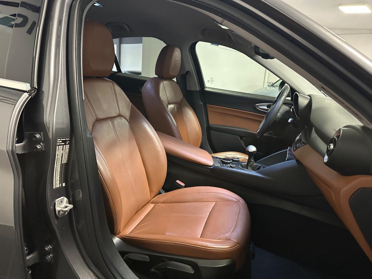 ALFA ROMEO GIULIA 2.2 T PELLE MARRONE 180CV UNIPRO