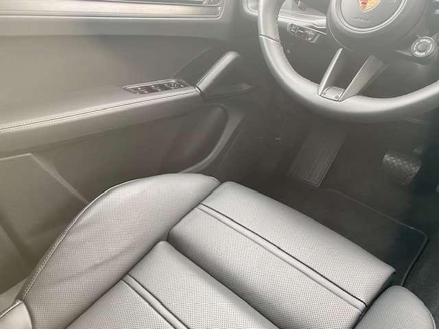 Porsche Cayenne Coupe 3.0 e-hybrid Black Edition C 22/SCARICHI