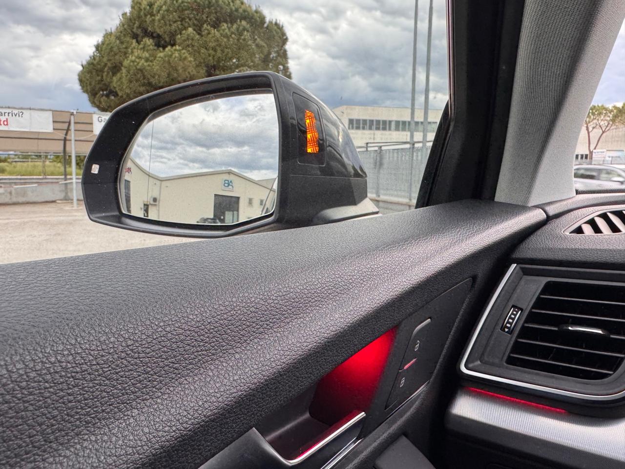 Audi Q5 2.0 TDI quattro S tronic Sport Matrix Luci Multicolor