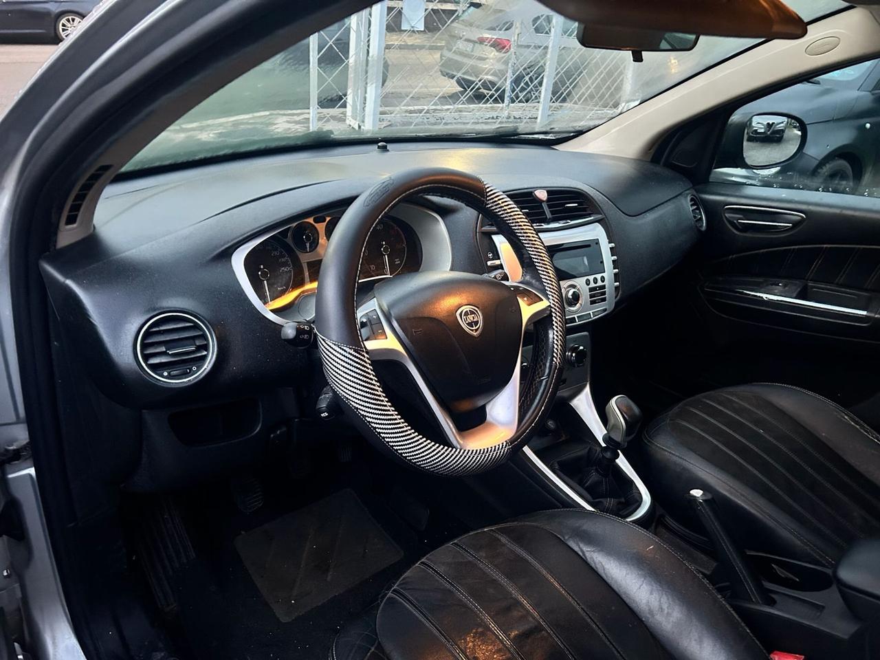 Lancia Delta 1.6 MJT DPF Gold