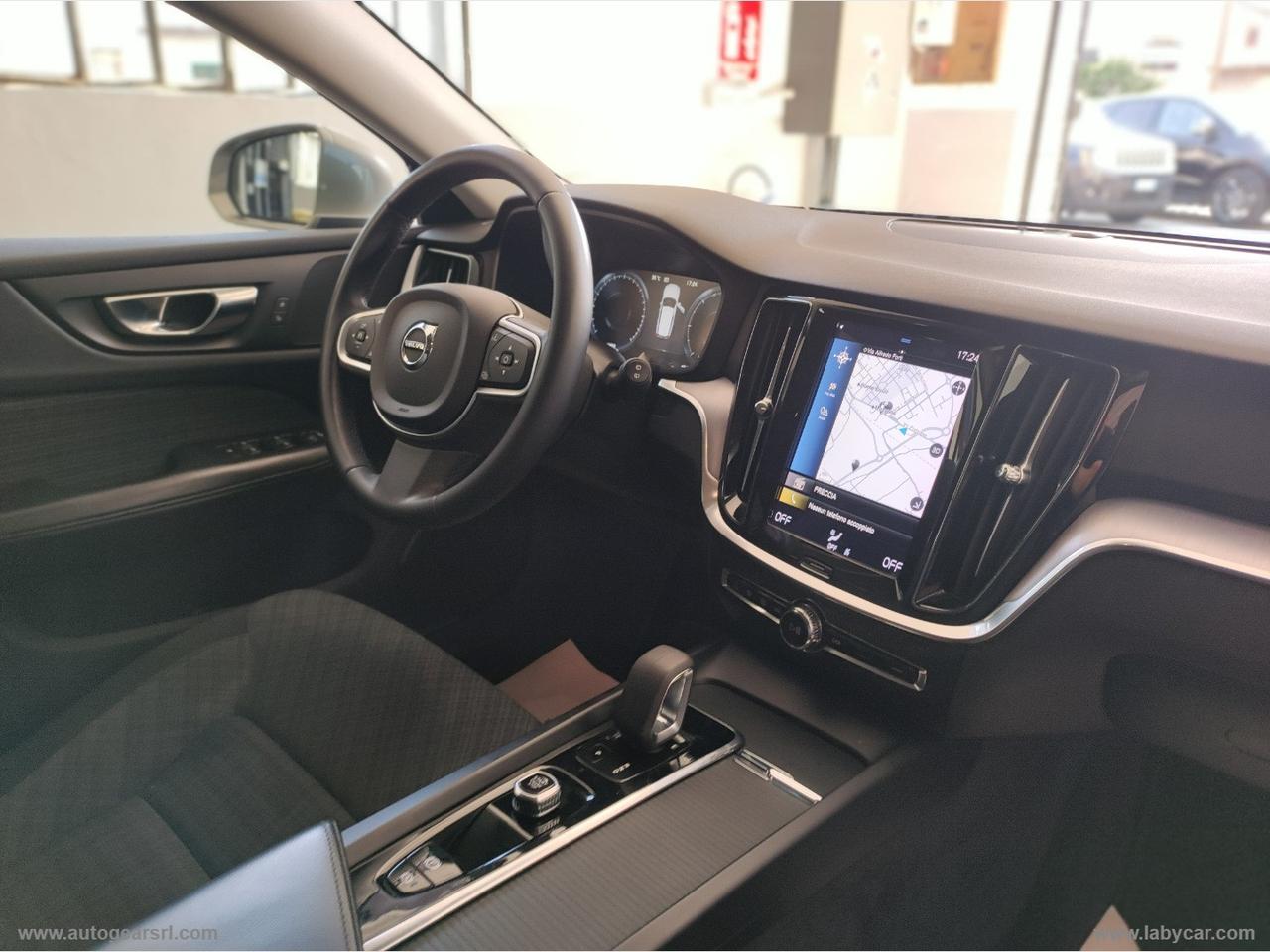 VOLVO V60 B4